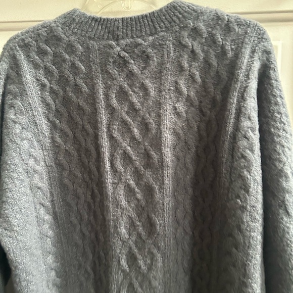 New Favorite Daughter Oversized Gray Cable Knit Sweater Sz S - Picture 11 of 13